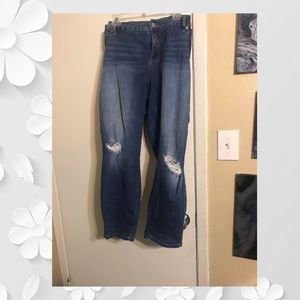 Cropped Distressed Ex-Boyfriend Jeans
